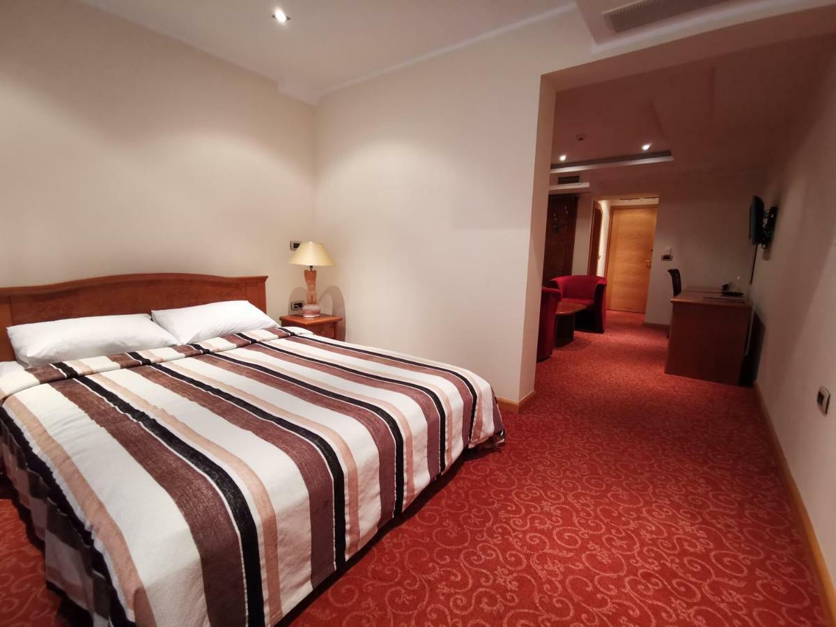 Mali Hotel Bambis Ποντγορίτσα Εξωτερικό φωτογραφία